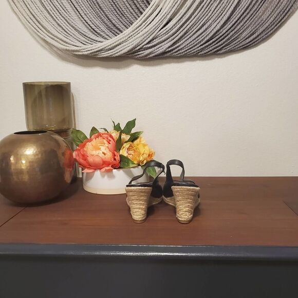 Etienne Aigner Cassa Wedge Heels Sz 7 - Picture 4 of 6